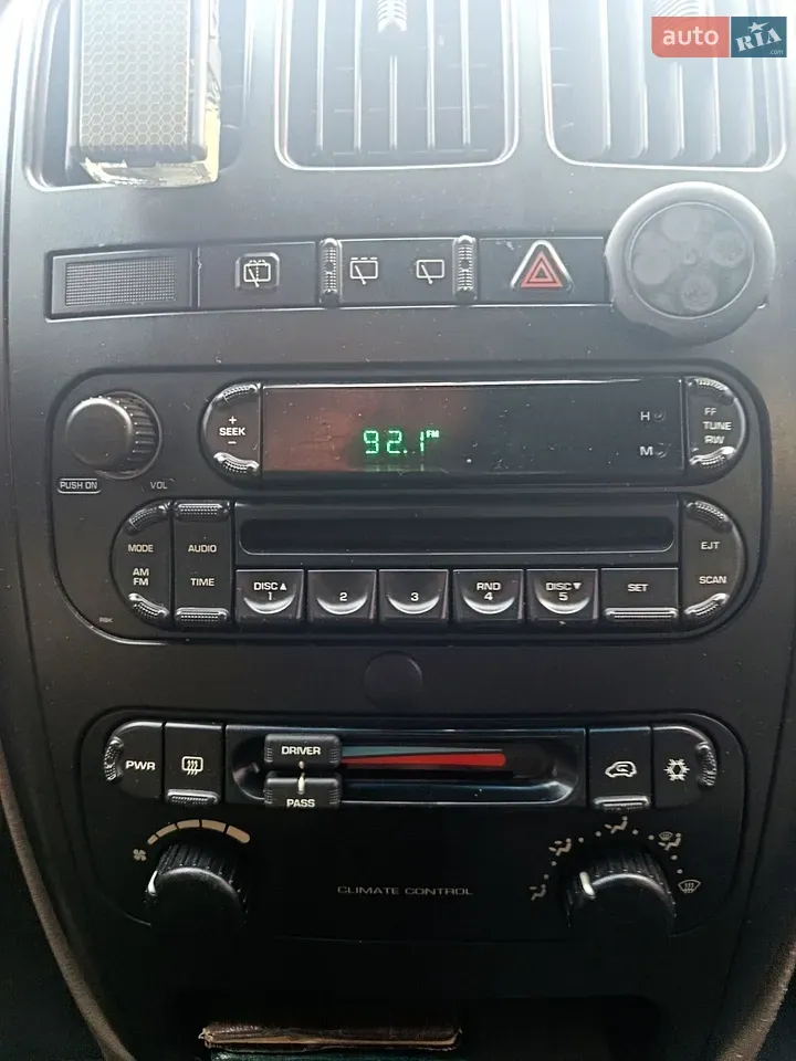 Chrysler Voyager 2002 photo 3
