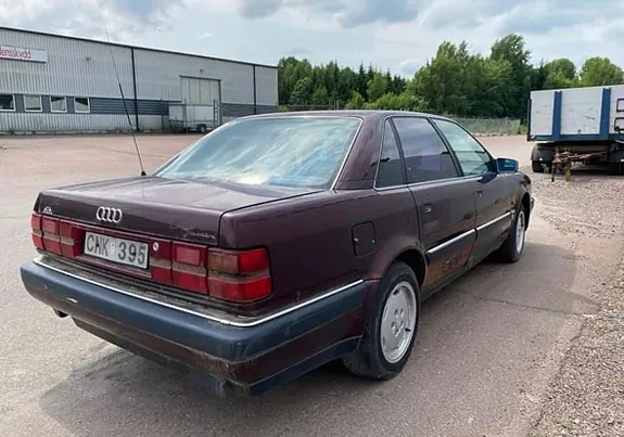 Audi V8
