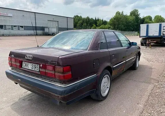 Audi V8