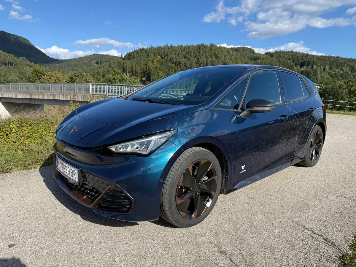 Cupra Born 2023 photo 2