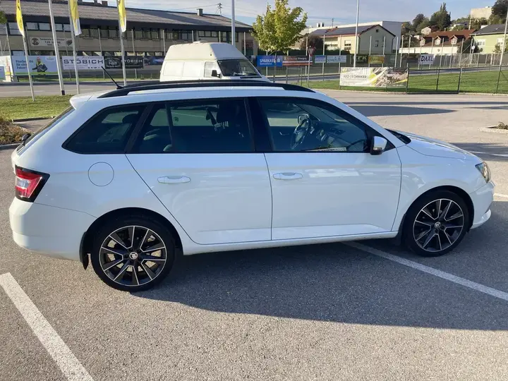 Skoda Fabia 2015 photo 2