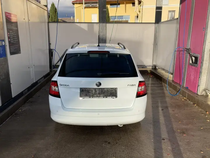 Skoda Fabia 2015 photo 3