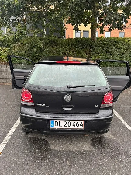 Volkswagen Polo 2007 photo 2