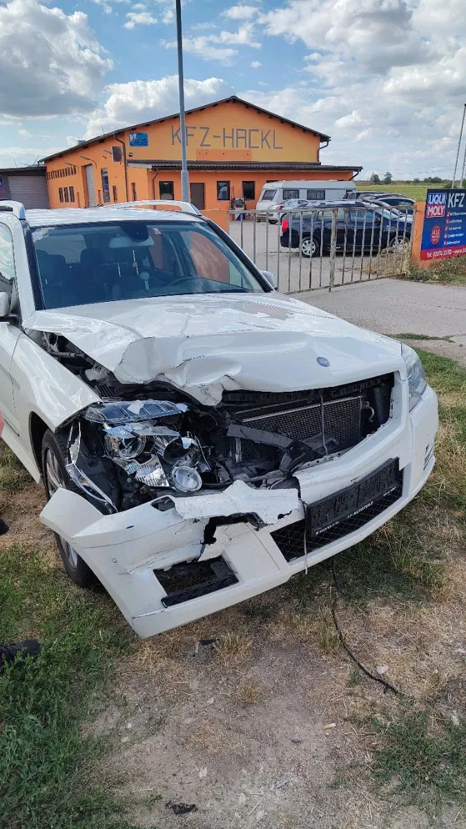 Mercedes-Benz Glk Class 2012 photo 2