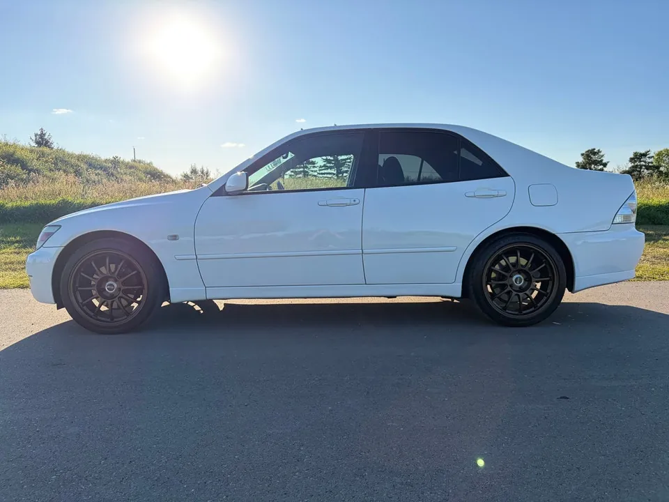 Toyota Altezza 1998 photo 4