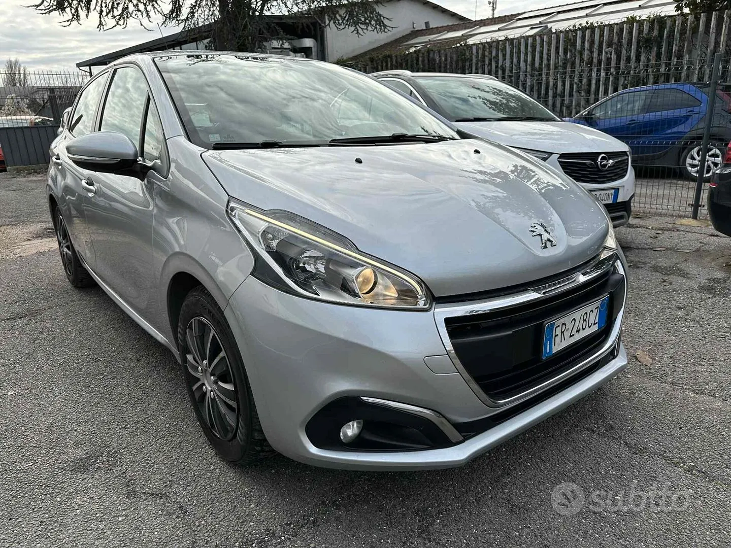 Peugeot 208 2018 photo 3
