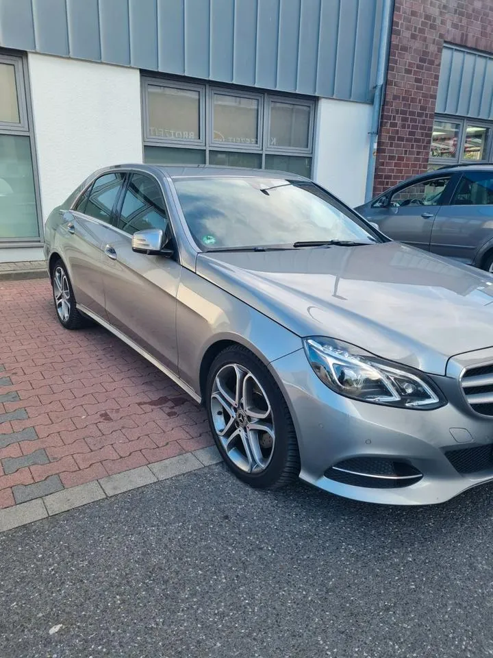 Mercedes-Benz E 200