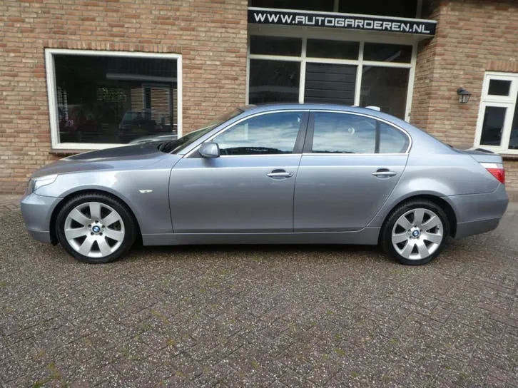 BMW 5 Series 2005 photo 2
