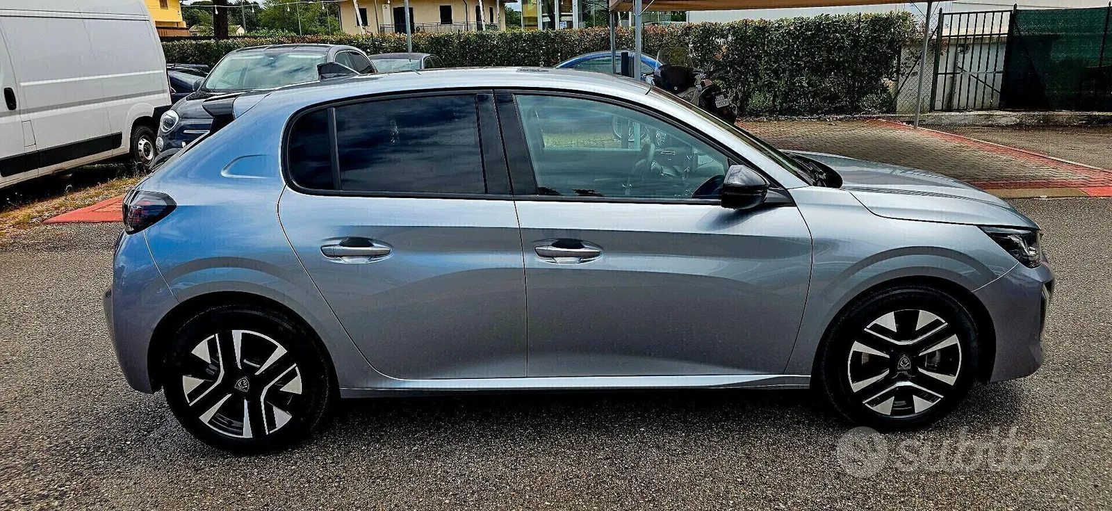 Peugeot 208 2024 photo 3
