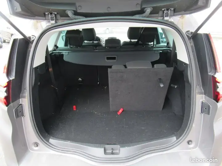 Renault Grand Scenic 2023 photo 4