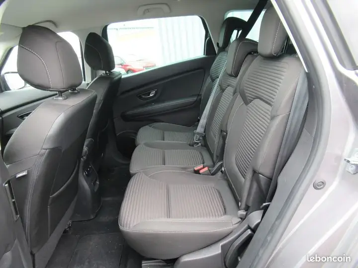 Renault Grand Scenic 2023 photo 5