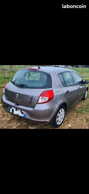 Renault Clio 2009 photo 3