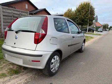 Fiat Punto 2004 photo 3