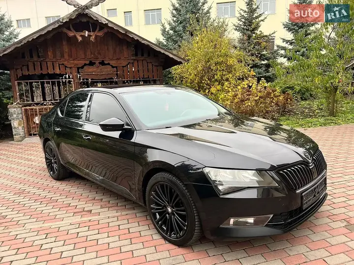 Skoda Superb 2015 photo 2