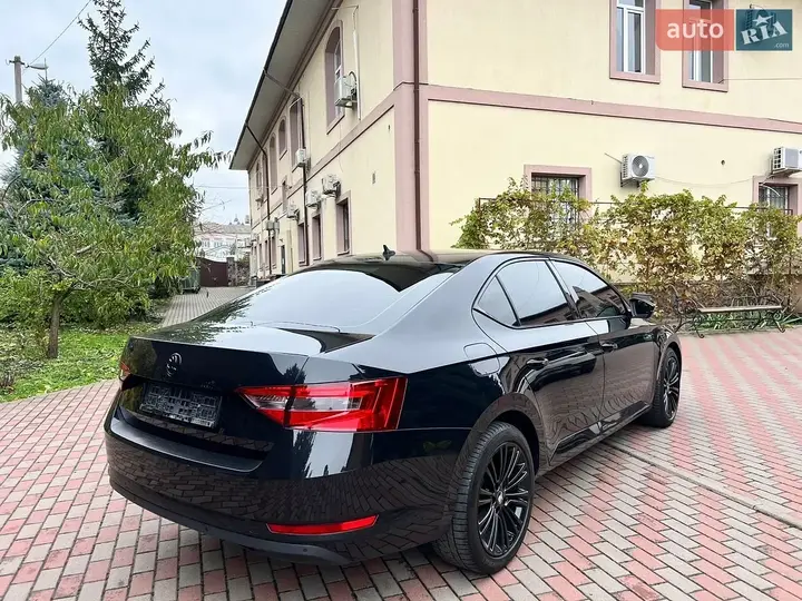 Skoda Superb 2015 photo 5