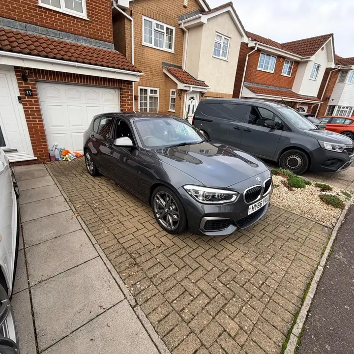 BMW 1 Series 2016 photo 2