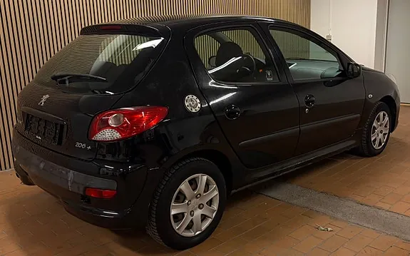 Peugeot 206 2009 photo 3