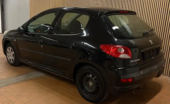 Peugeot 206 2009 photo 2