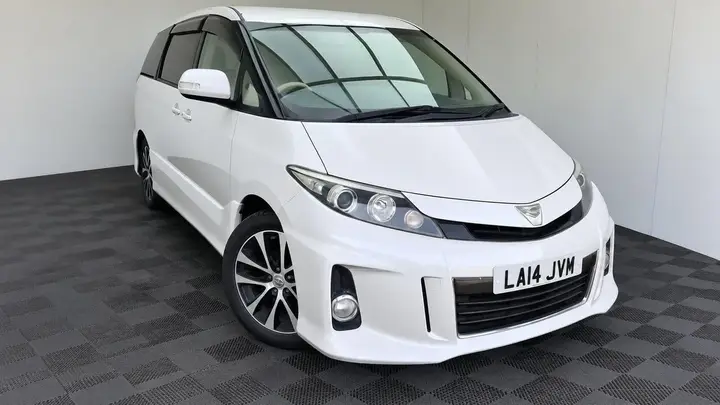 Toyota Estima 2014 photo 2
