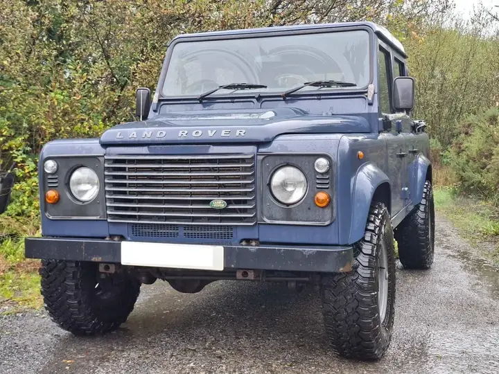 Land Rover Defender 110 2009 photo 2
