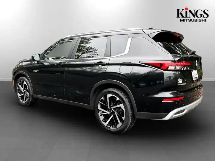 Mitsubishi Outlander 2023 photo 3