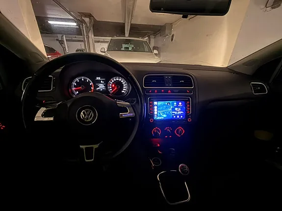 Volkswagen Polo 2011 photo 4