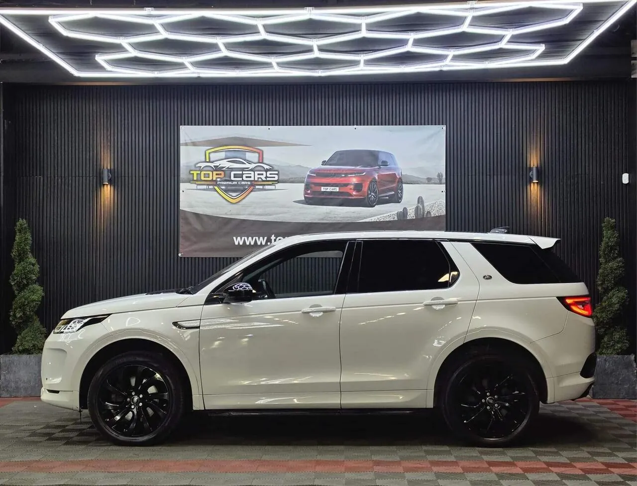 Land Rover Discovery Sport 2020 photo 4