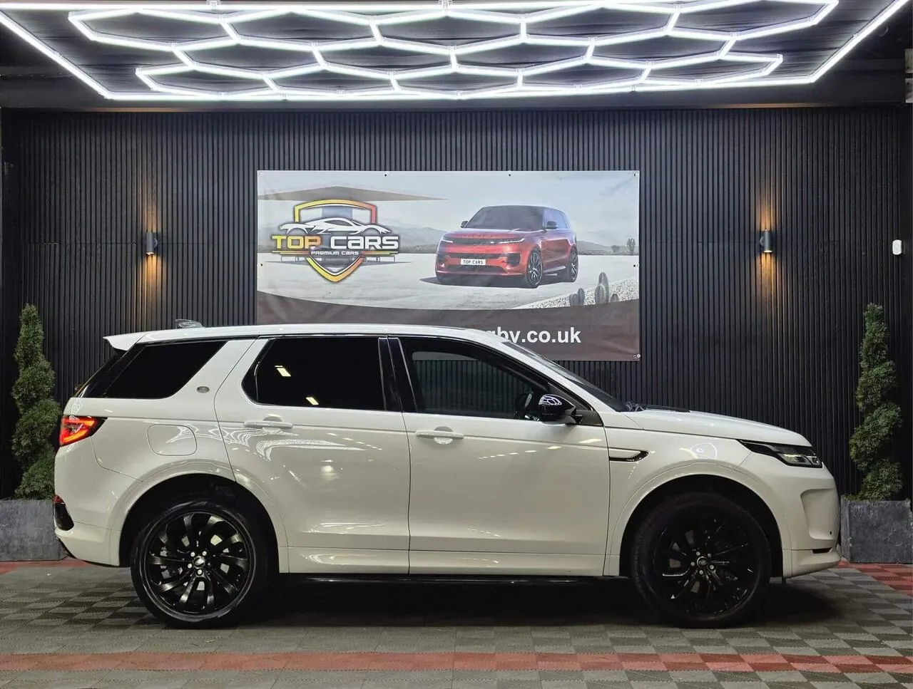 Land Rover Discovery Sport 2020 photo 3