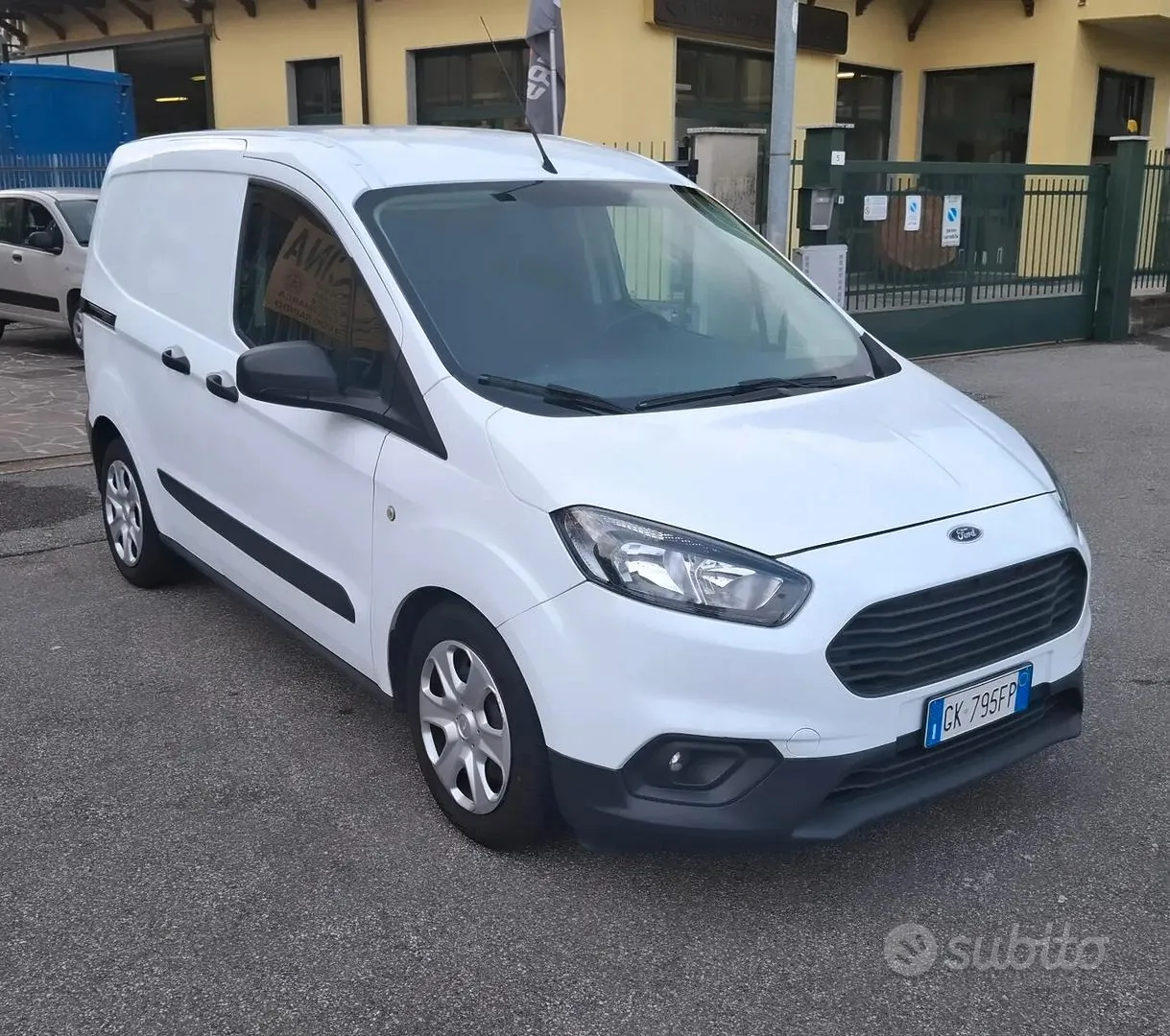 Ford Transit Courier 2022 photo 2