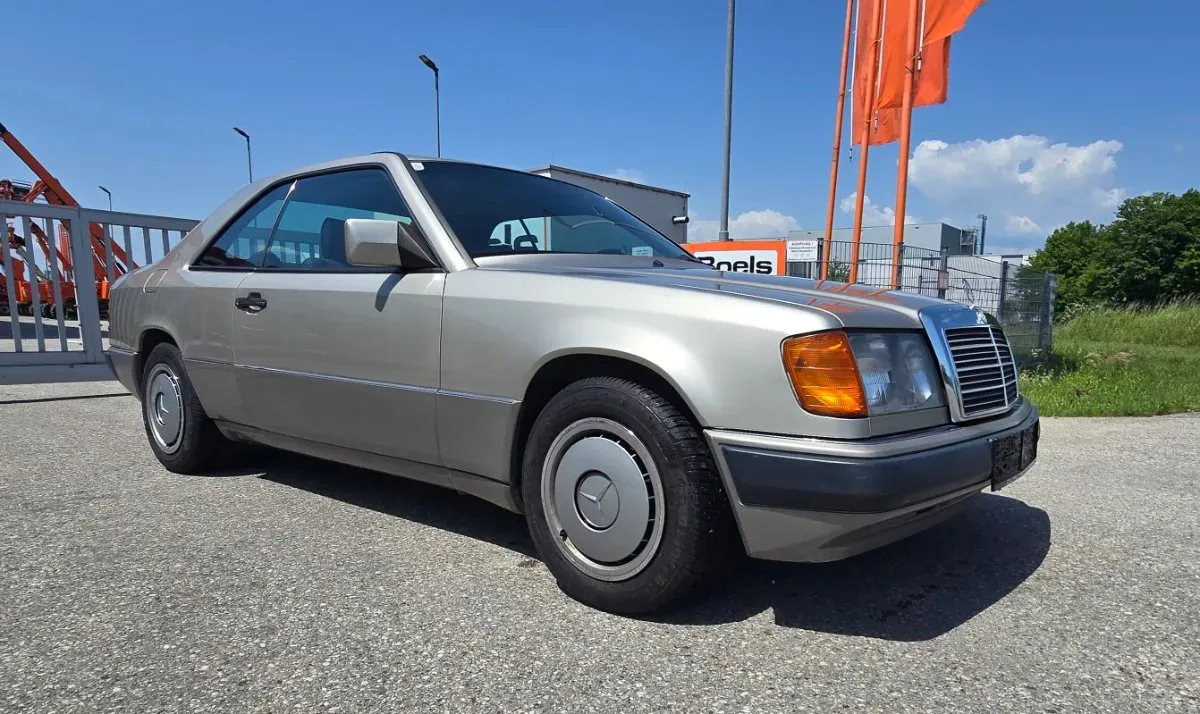 Mercedes-Benz C-Class 1991 photo 2