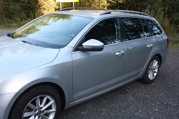 Skoda Octavia 2014 photo 2