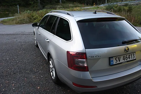 Skoda Octavia 2014 photo 3