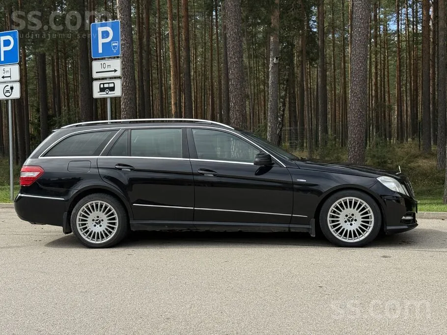 Mercedes-Benz E-Class 2011 photo 5