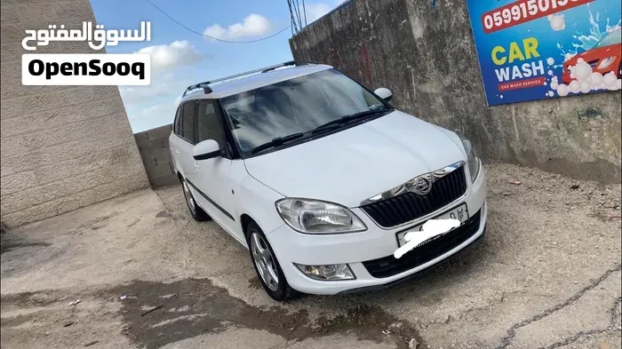 Skoda Fabia 2012 photo 2