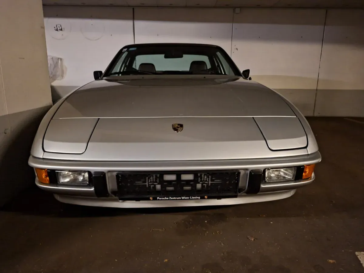 Porsche 924 1979 photo 2