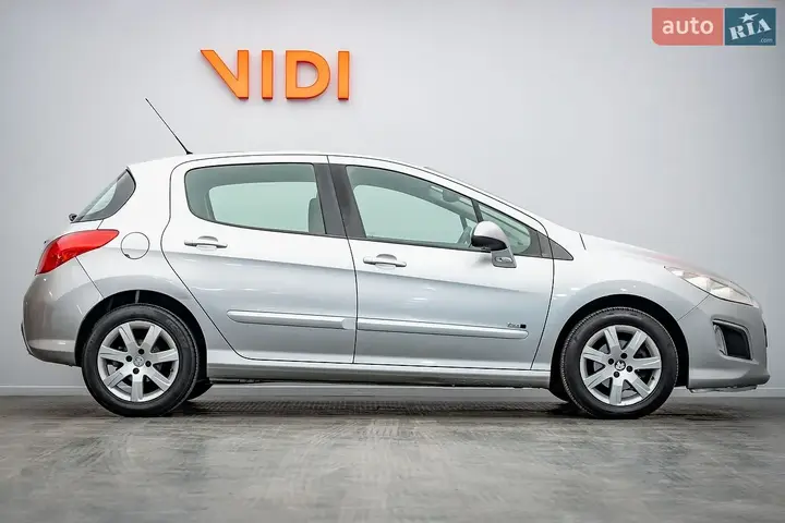 Peugeot 308 2013 photo 4