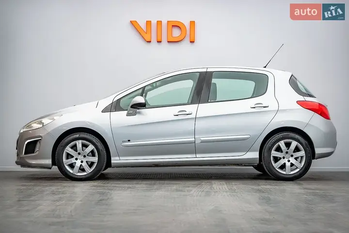 Peugeot 308 2013 photo 3