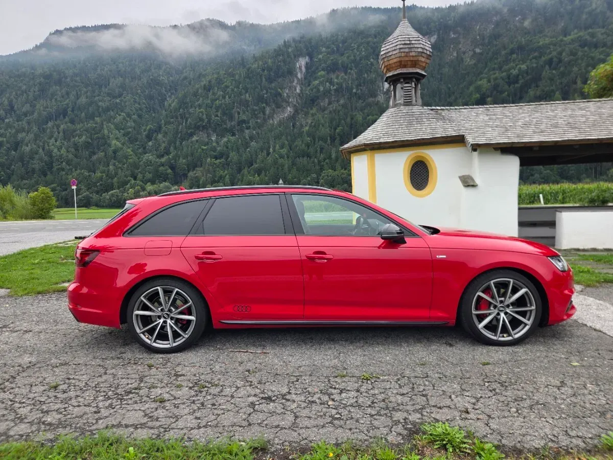 Audi A4 2018 photo 2
