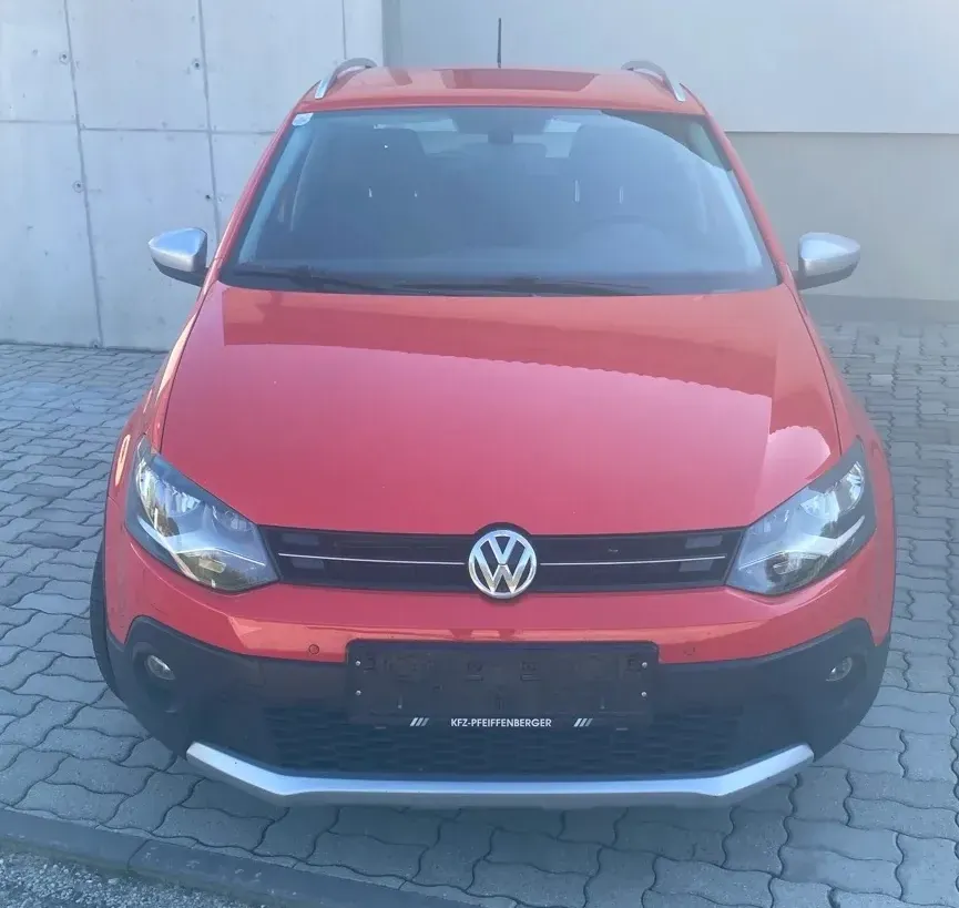 Volkswagen Polo 2015 photo 2