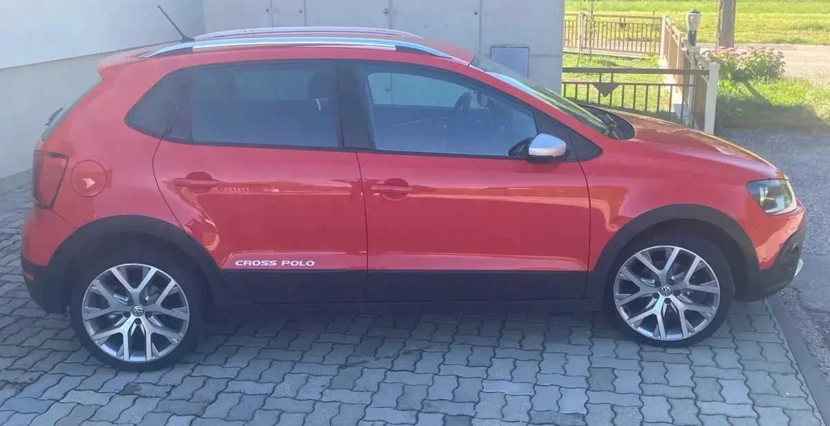 Volkswagen Polo 2015 photo 3