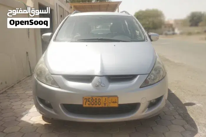 Mitsubishi Grandis 2007 photo 5