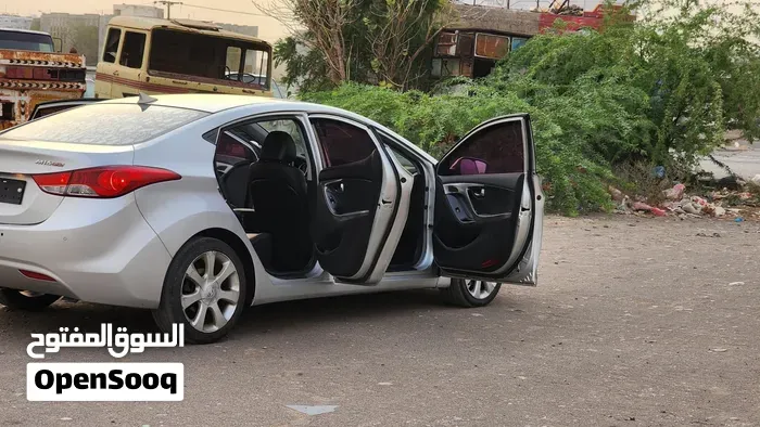 Hyundai Elantra 2013 photo 3