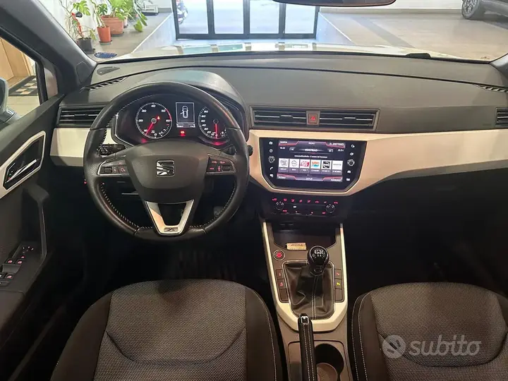 Seat Arona 2018 photo 5
