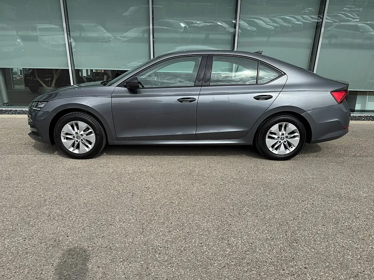 Skoda Octavia 2023 photo 3