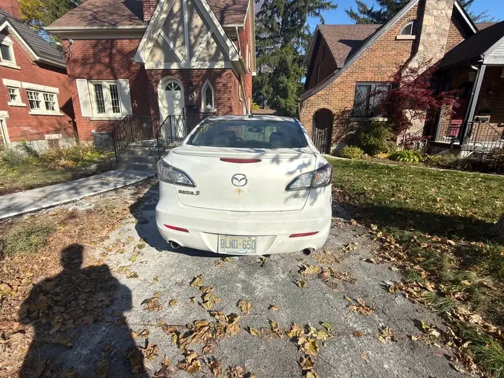 Mazda 3 2011 photo 4
