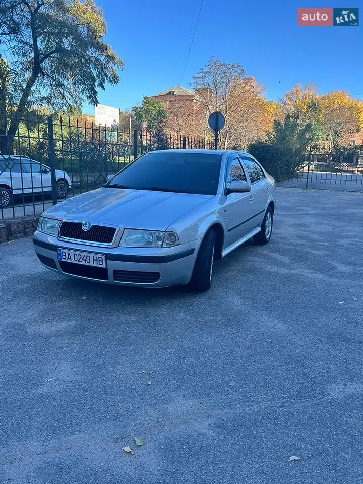 Skoda Octavia 2003 photo 2