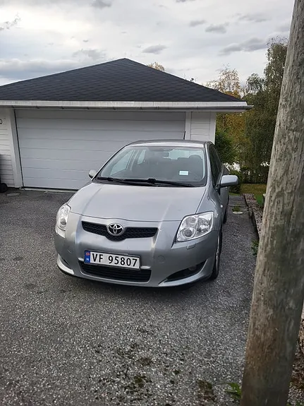 Toyota Auris 2008 photo 2