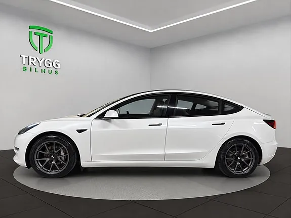 Tesla Model 3 2021 photo 2