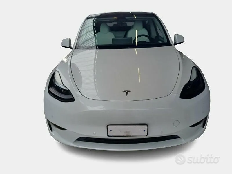 Tesla Model Y 2022 photo 2