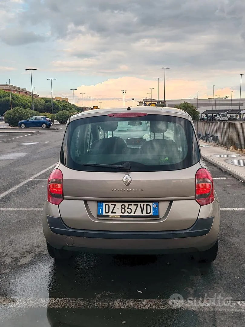 Renault Modus 2010 photo 4